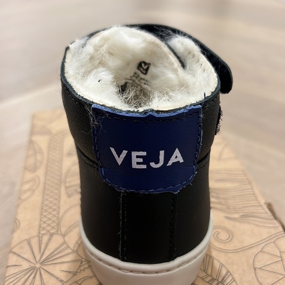 brand new furred winter sneakers. - Picture 2 of 3